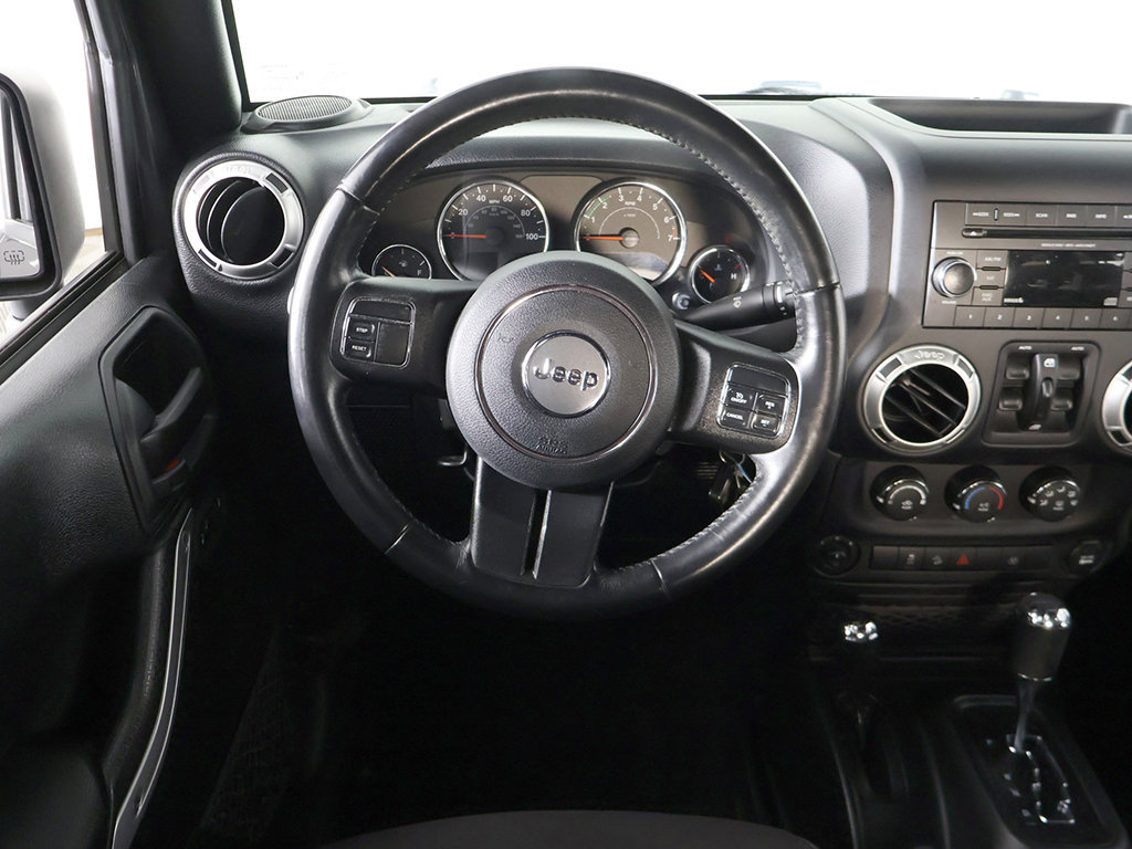 Used 2018 Jeep Wrangler Unlimited Sahara AWD/4WD image 29