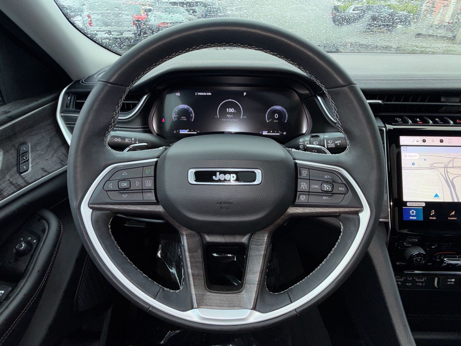 Used 2023 Jeep Grand Cherokee L Limited AWD/4WD image 16