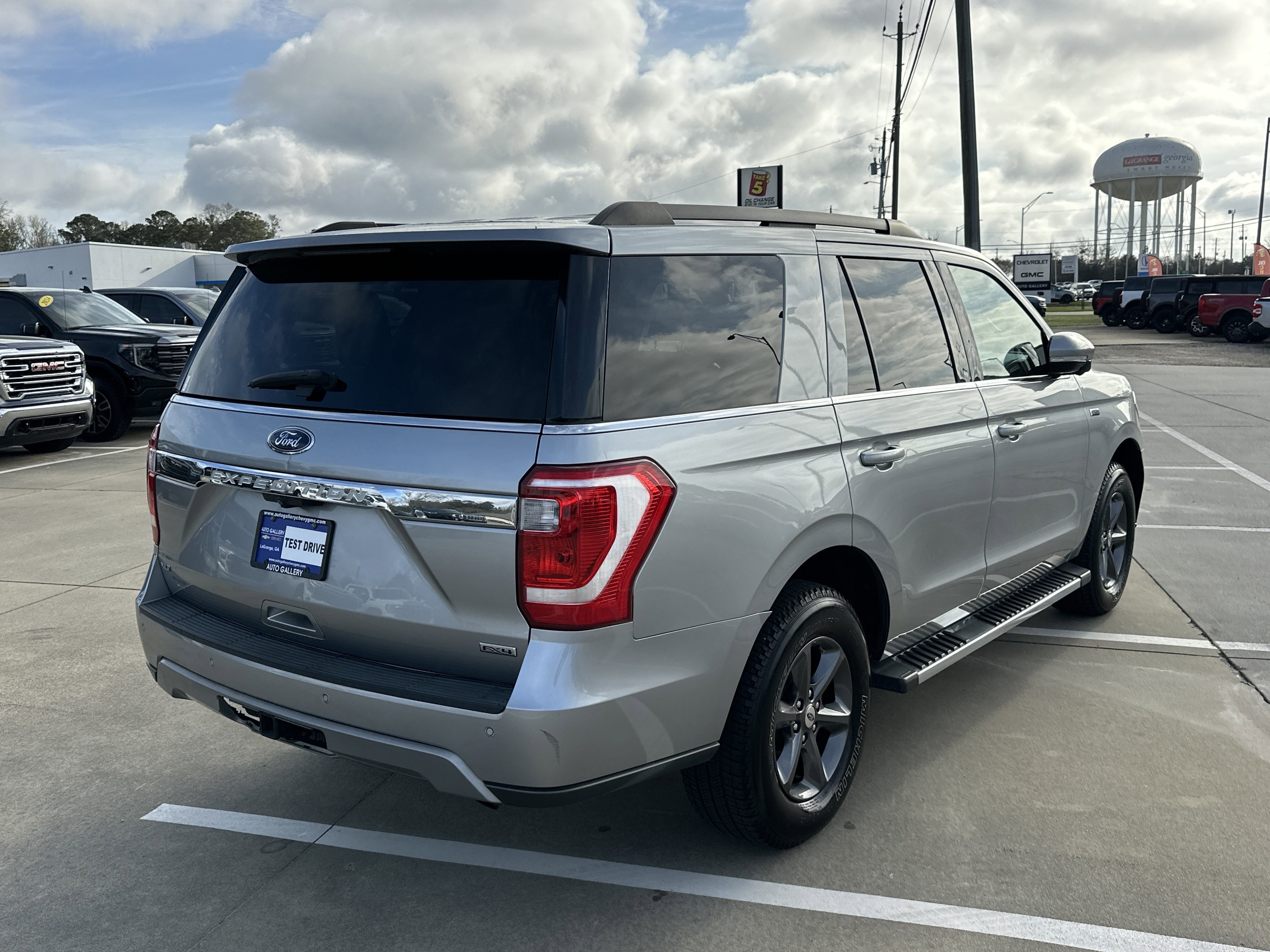 Used 2021 Ford Expedition XLT image 6