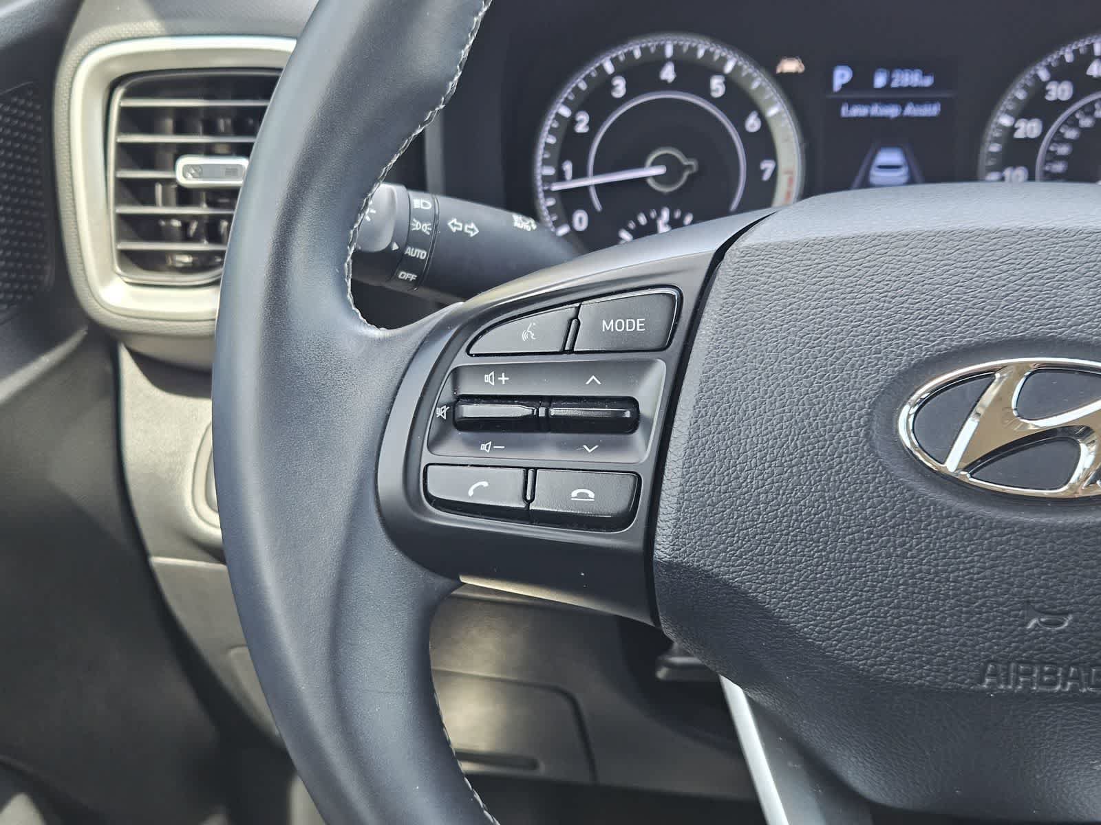 Used 2022 Hyundai Venue SEL w/ Cargo Package FWD image 25