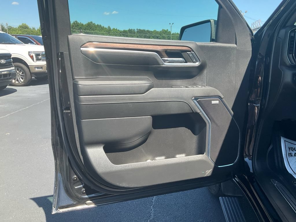 Used 2024 Chevrolet Silverado 1500 RST w/ Convenience Package II AWD/4WD image 17