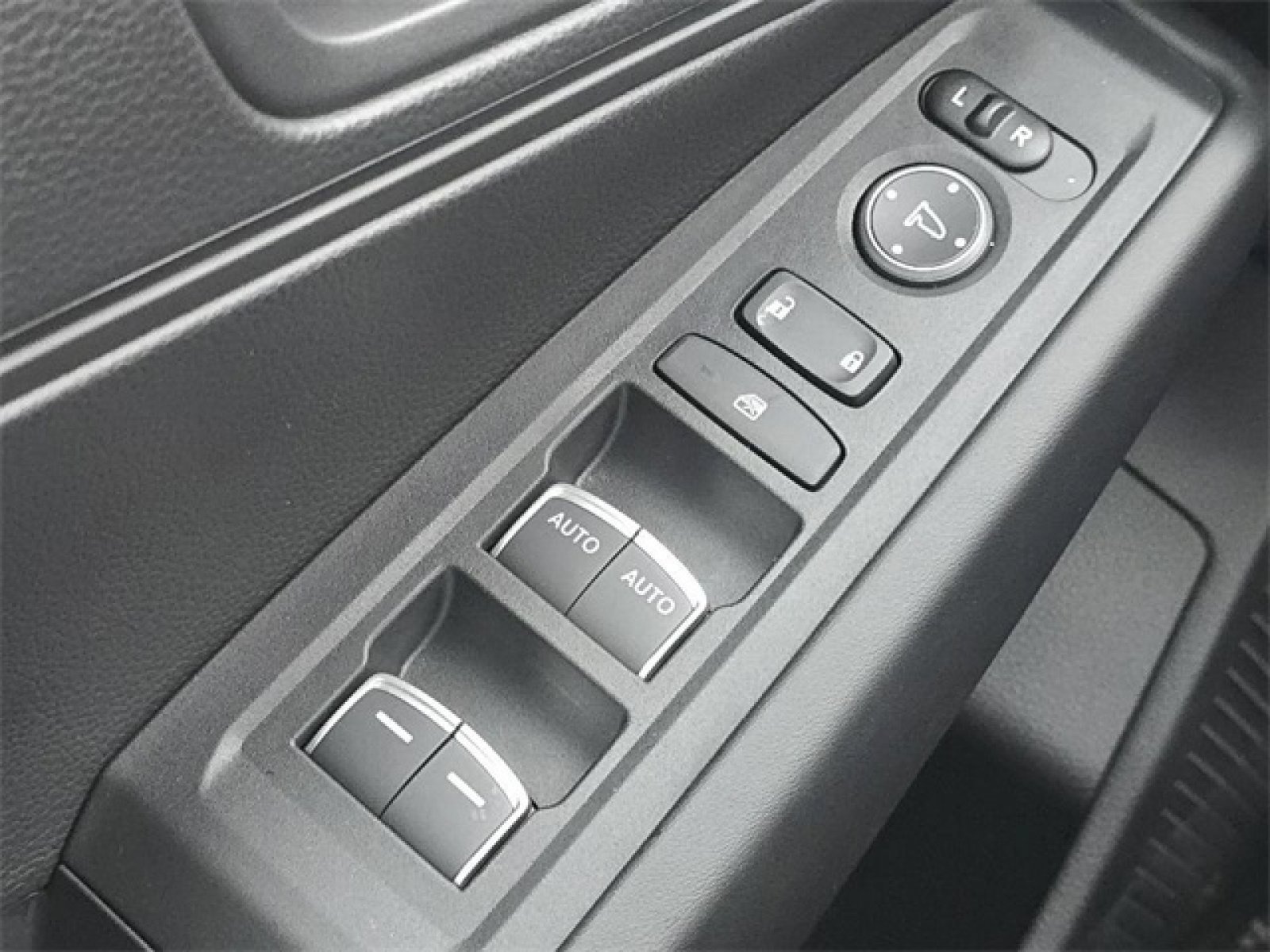 New 2025 Honda Accord LX image 30