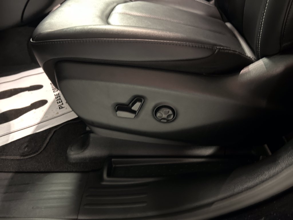 Used 2026 Chrysler Pacifica Select w/ S Appearance Package FWD image 13