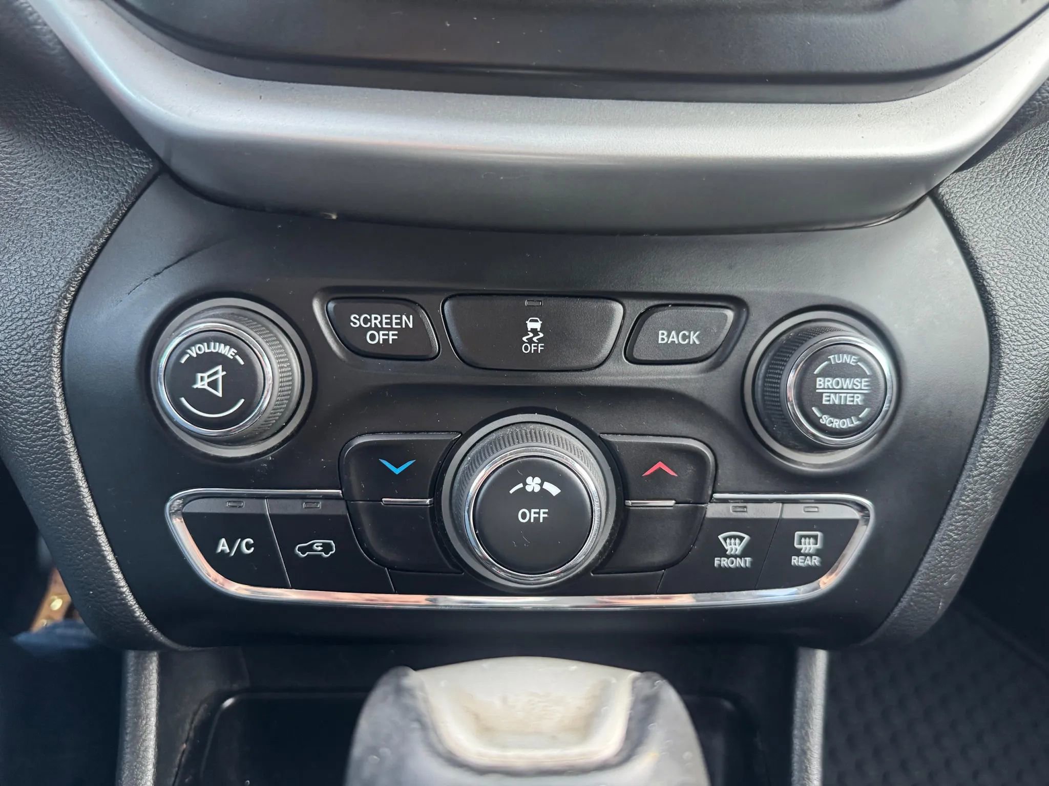 Used 2014 Jeep Cherokee Trailhawk w/ Leather Interior Group image 22