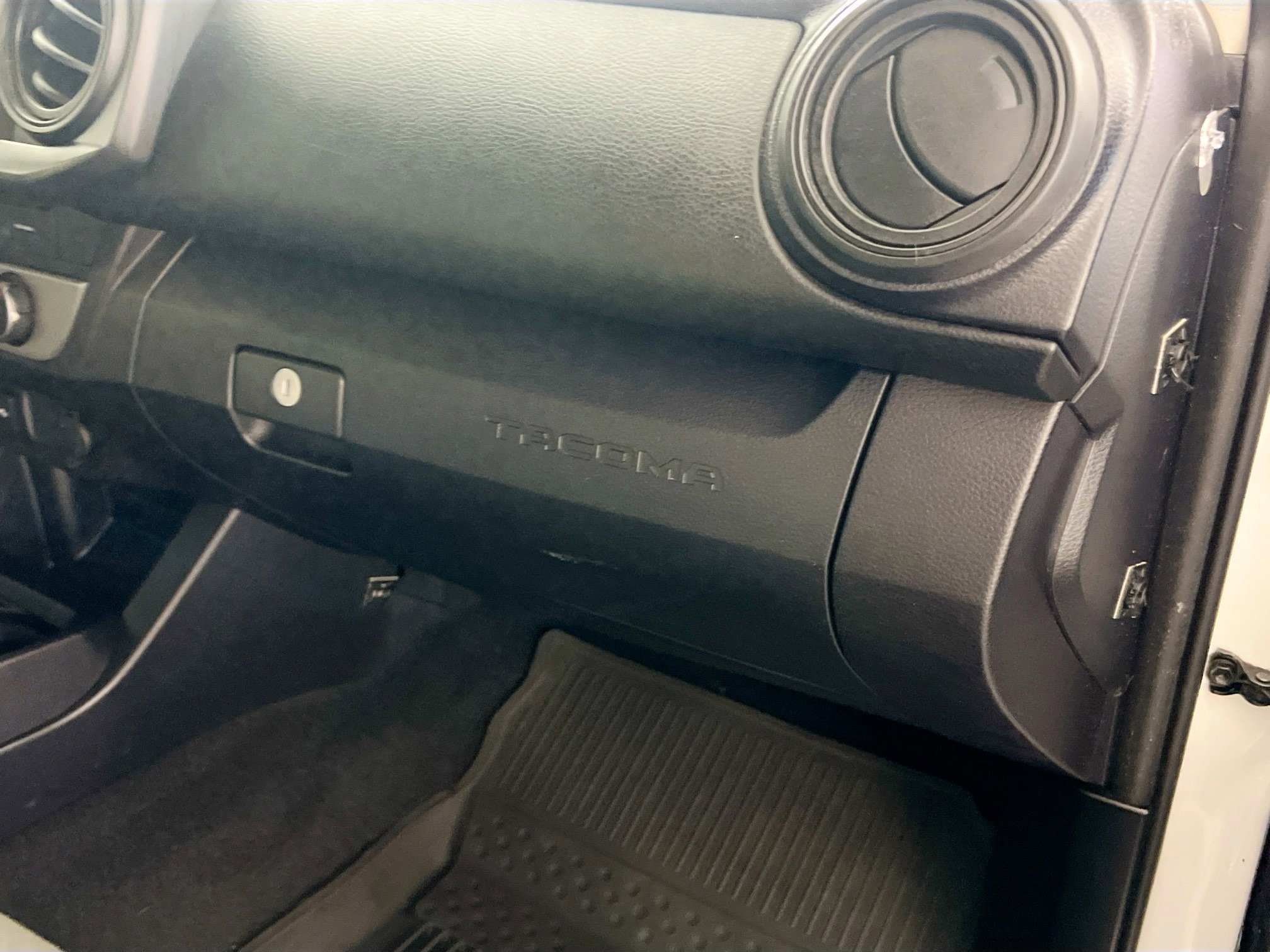 Used 2021 Toyota Tacoma SR AWD/4WD image 31