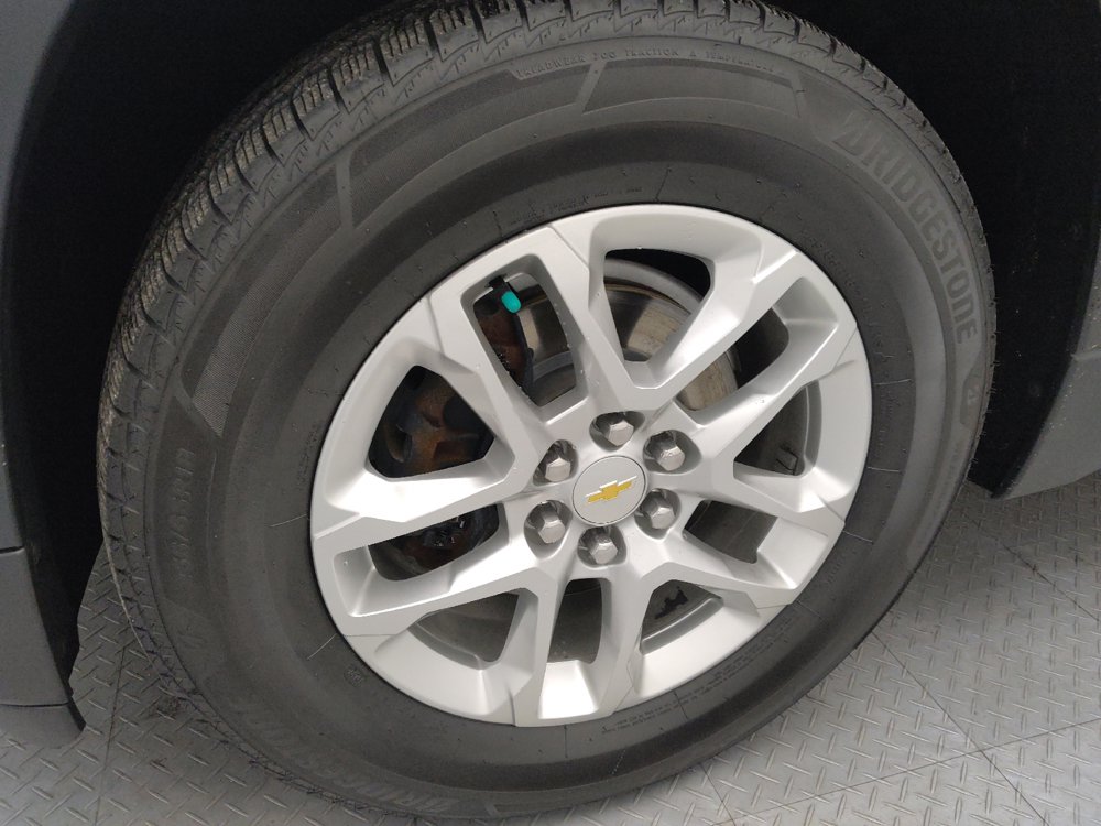 Used 2021 Chevrolet Traverse LS FWD image 31