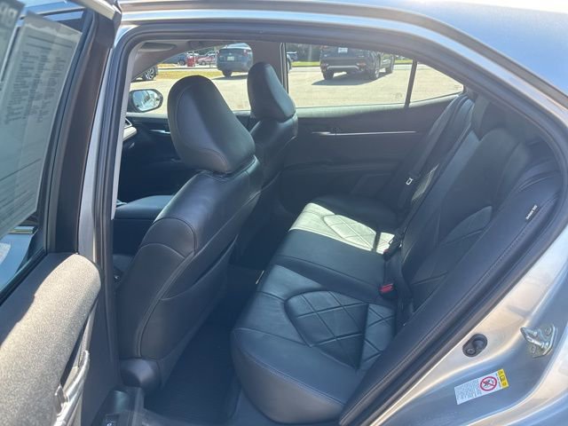 Used 2018 Toyota Camry XLE image 19