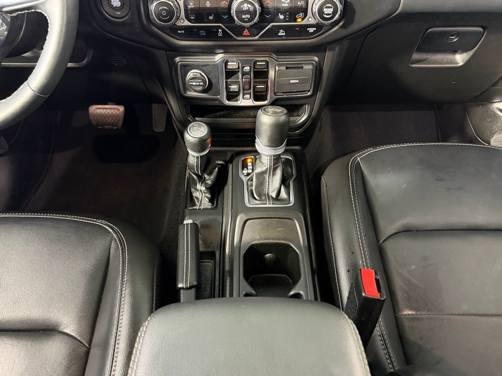 Used 2023 Jeep Wrangler Unlimited Sahara w/ Cold Weather Group image 16