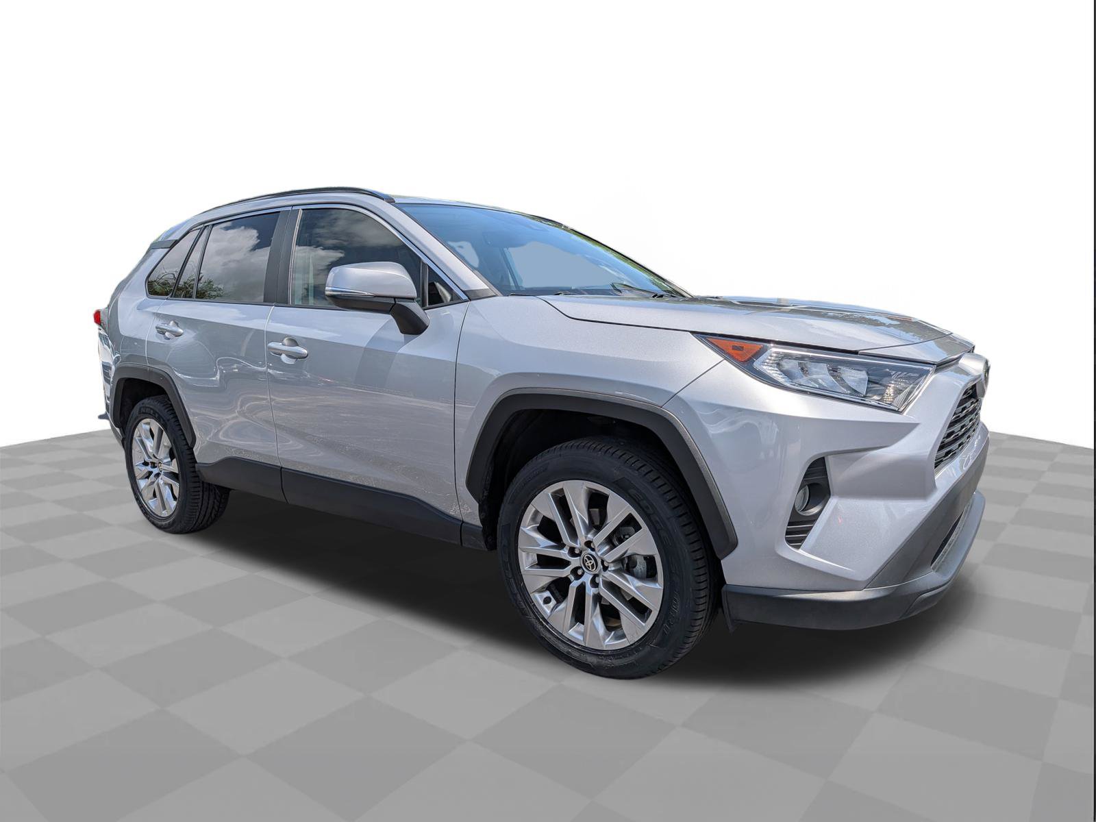 Used 2021 Toyota RAV4 XLE Premium FWD image 2