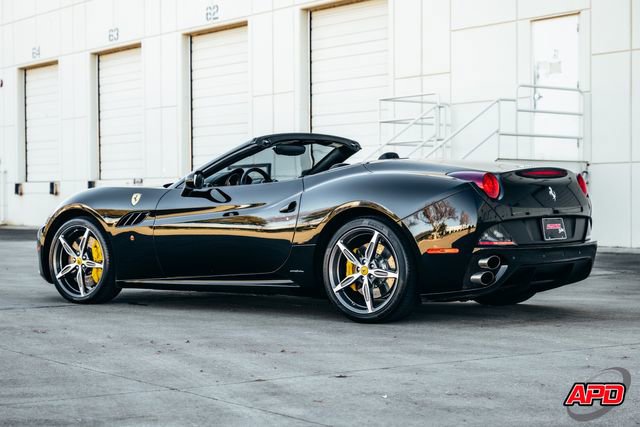 Used 2014 Ferrari California image 48