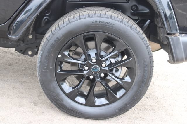 Used 2024 Jeep Wrangler Unlimited Sahara AWD/4WD image 7