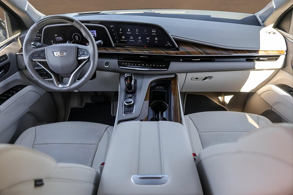 Certified 2024 Cadillac Escalade Premium Luxury Platinum w/ Heavy-Duty Trailer Package AWD/4WD image 25