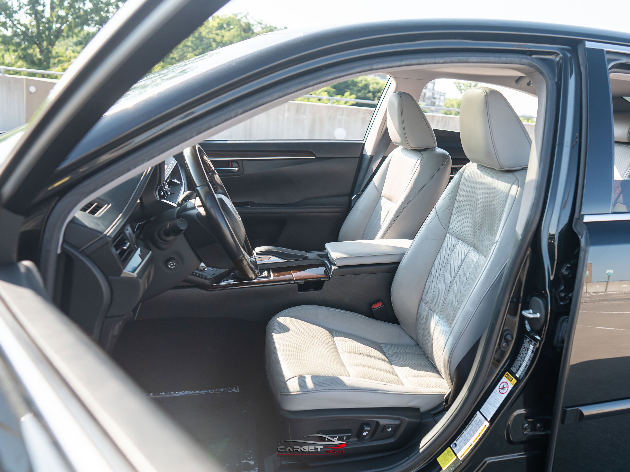 Used 2017 Lexus ES 350 w/ Luxury Package FWD image 16