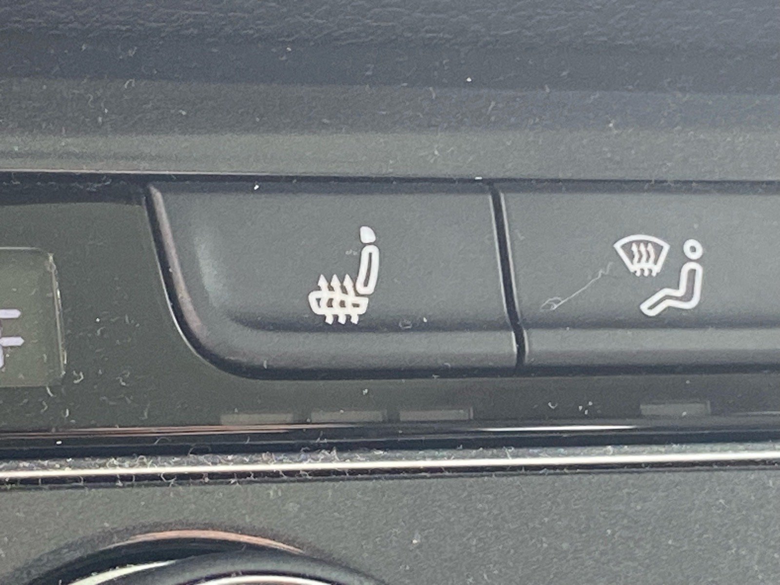 Used 2019 Volkswagen Tiguan SEL FWD image 16