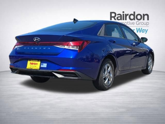 Used 2023 Hyundai Elantra SE w/ Preferred Accessory Package FWD image 7