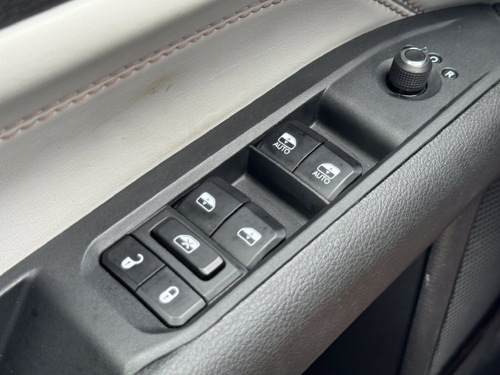 Used 2025 Jeep Compass Limited AWD/4WD image 30