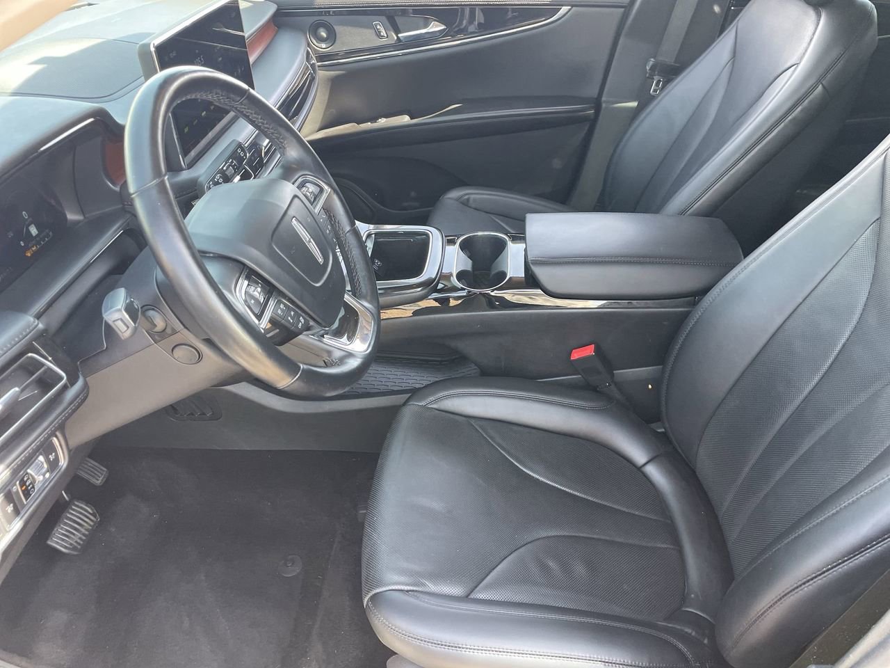 Used 2022 Lincoln Nautilus Reserve w/ Equipment Group 201A image 18