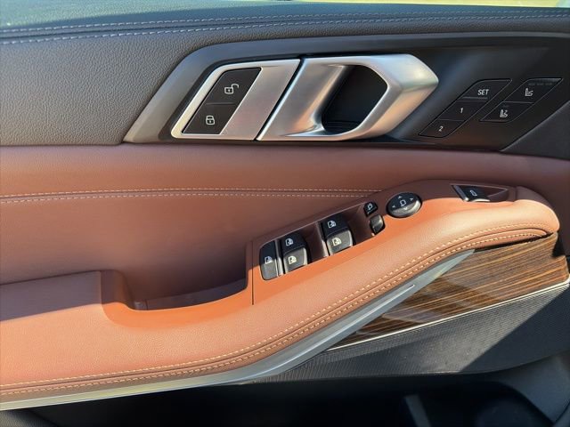 Used 2023 BMW X5 sDrive40i w/ Luxury Seating Package image 11