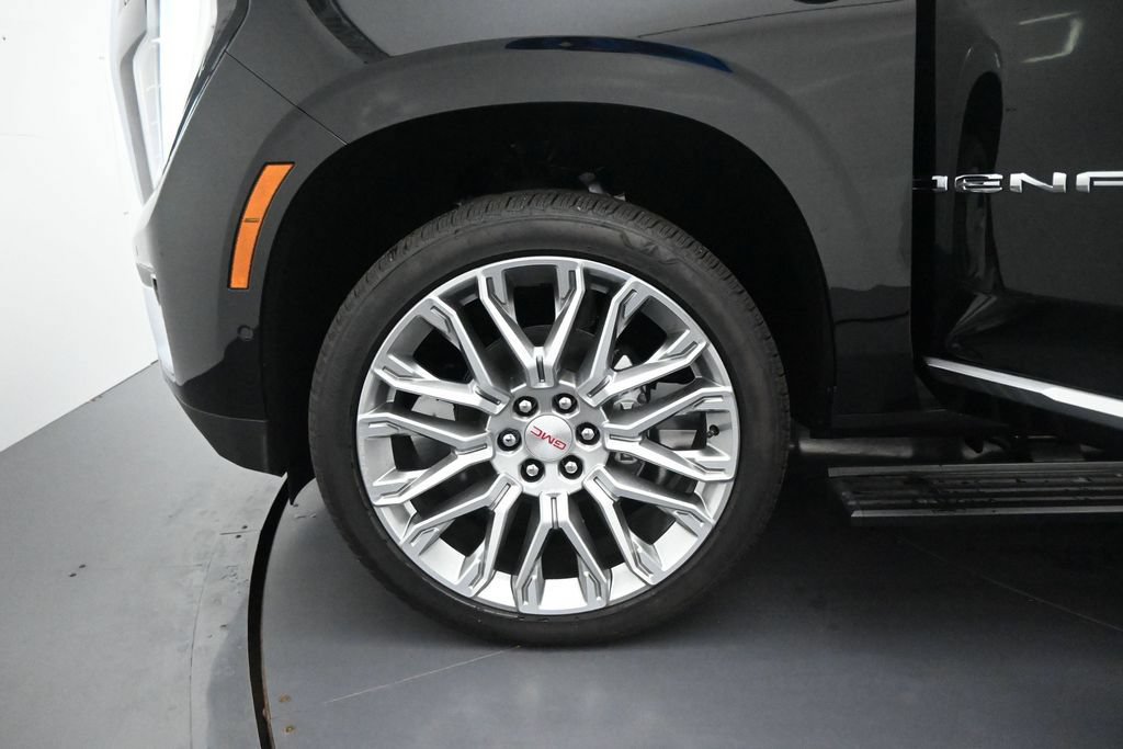 New 2026 GMC Yukon XL Denali w/ Denali Reserve Package AWD/4WD image 8