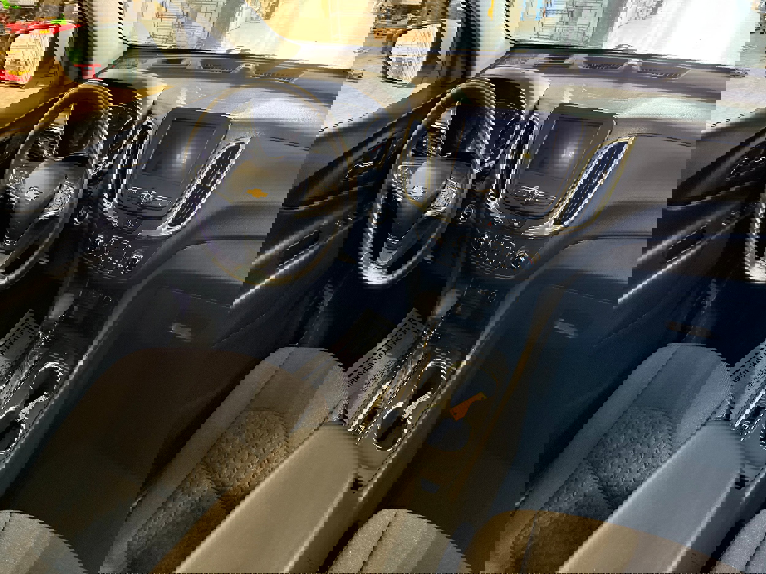 Used 2022 Chevrolet Equinox LT image 16