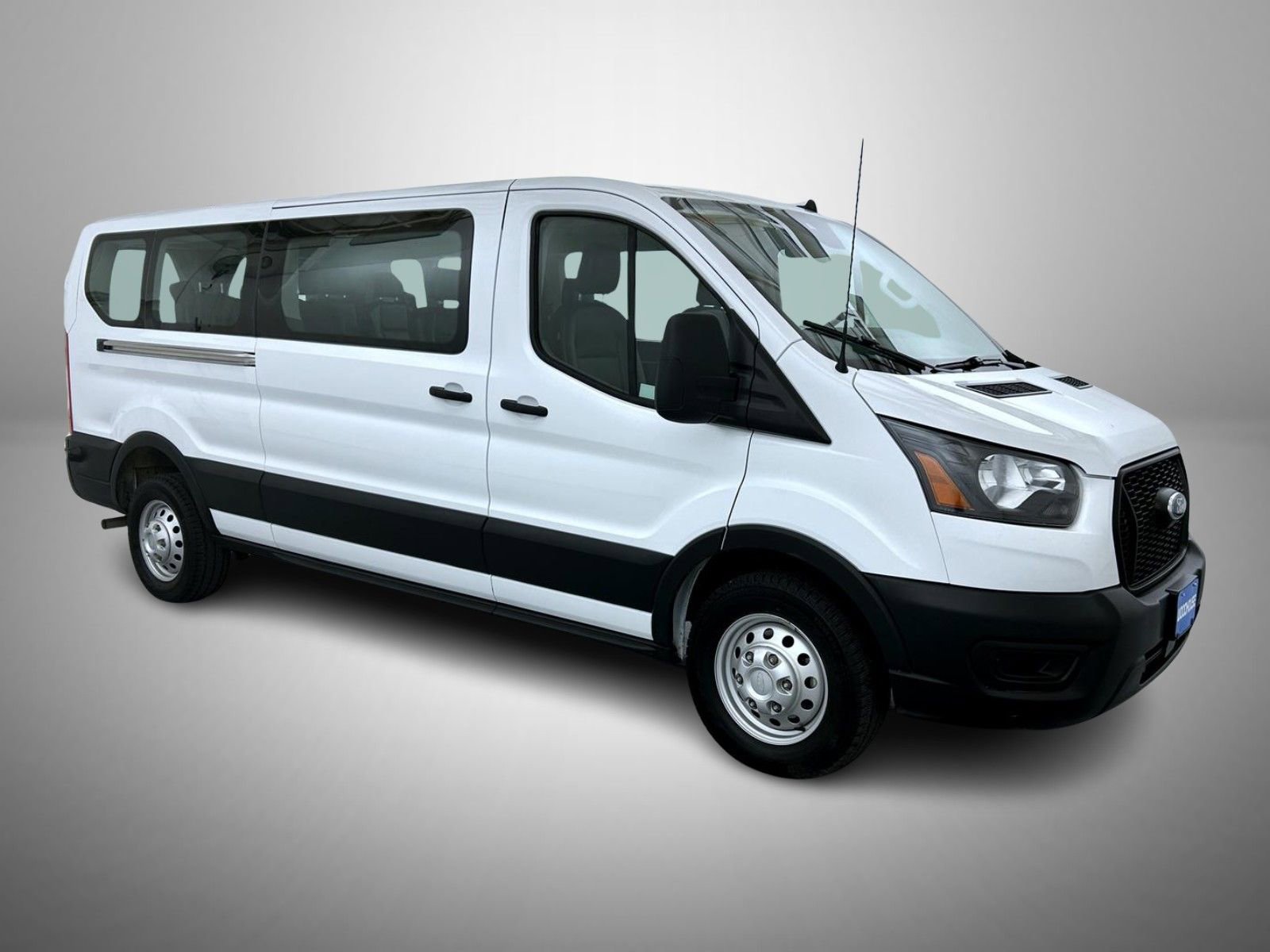 Used 2024 Ford Transit 350 XL image 3