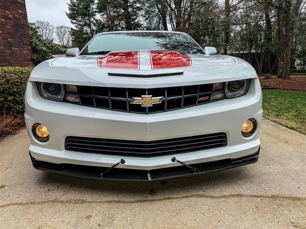Used 2010 Chevrolet Camaro SS w/ RS Package RWD image 11