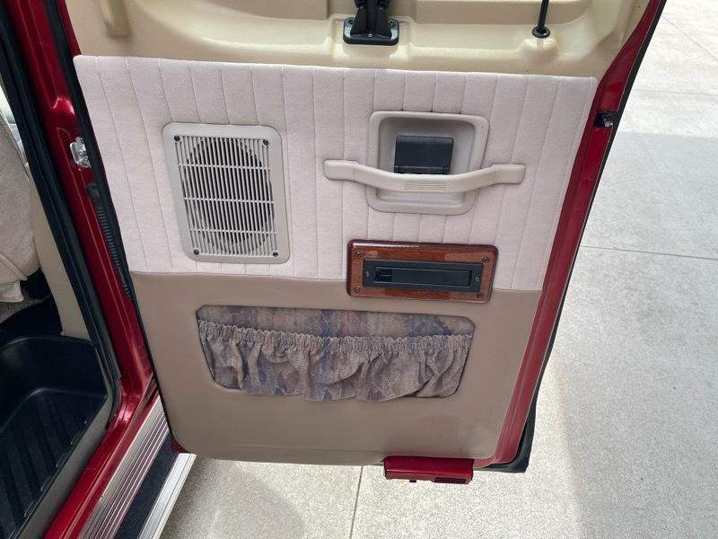 Used 1999 Ford E-150 and Econoline 150 RWD image 41