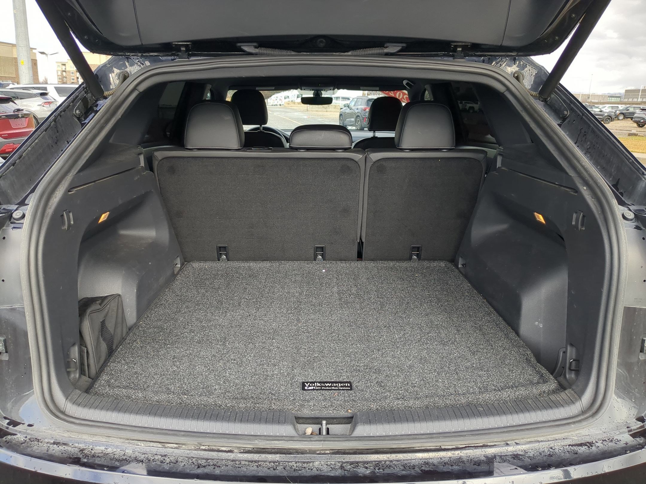 Used 2020 Volkswagen Atlas Cross Sport SE w/ Panoramic Sunroof Package image 22