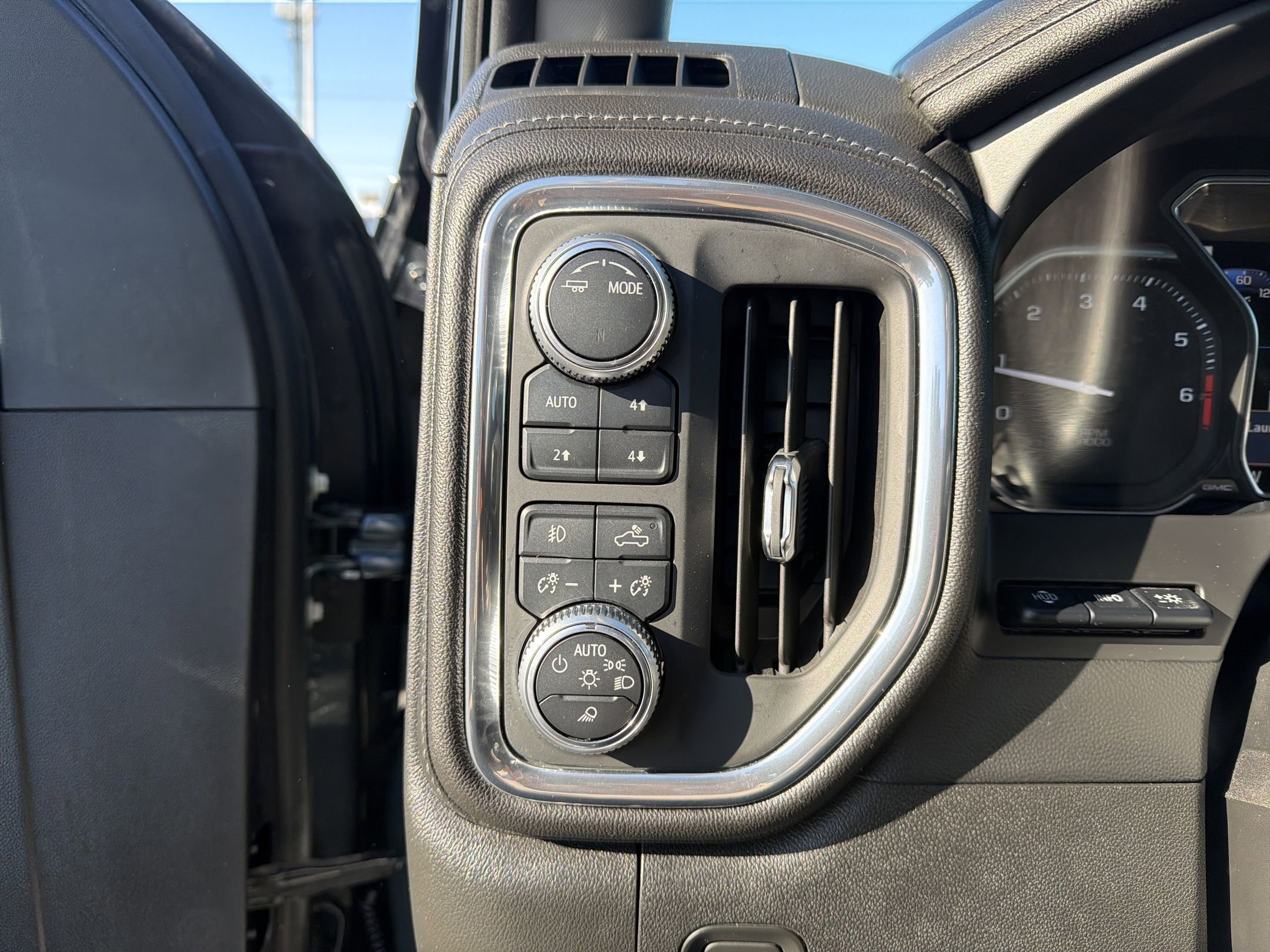 Certified 2020 GMC Sierra 2500 Denali w/ Denali Ultimate Package image 12