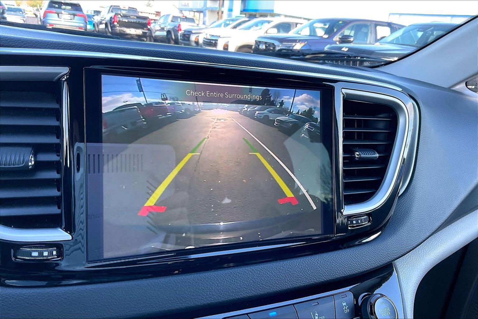 Used 2024 Chrysler Pacifica Touring-L image 19