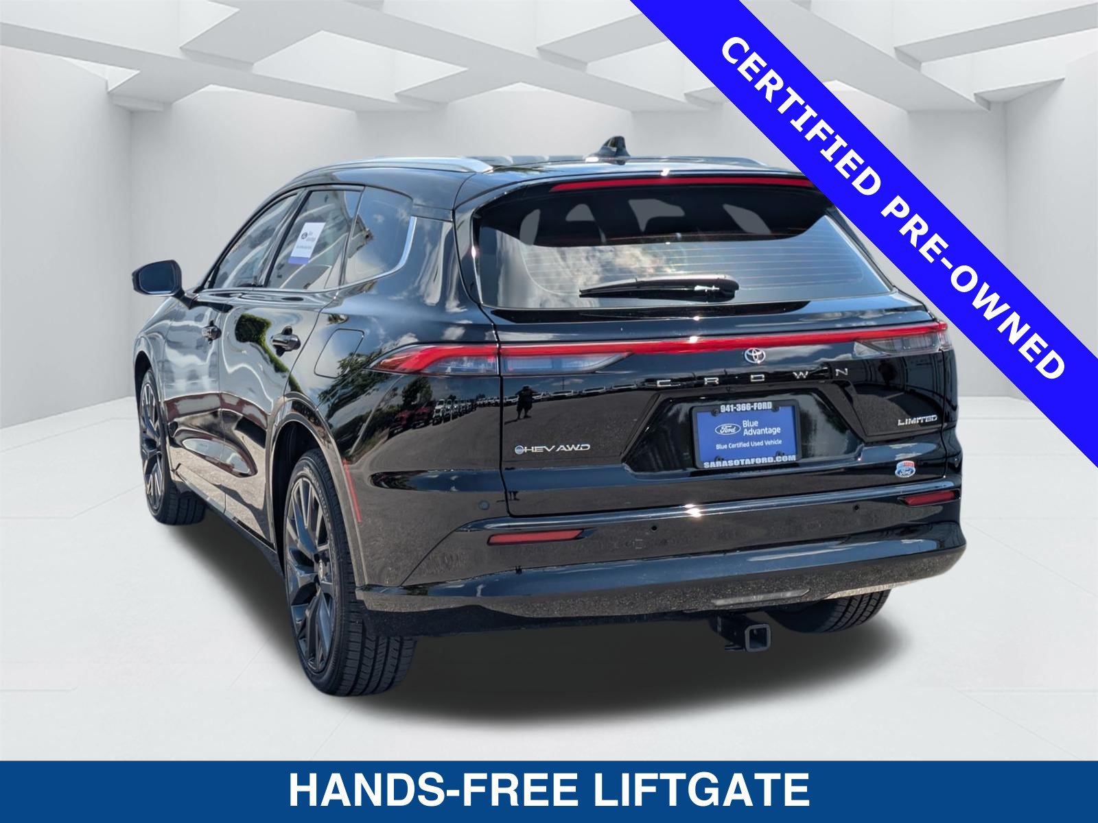 Used 2025 Toyota Crown Signia w/ Advanced Technology Package AWD/4WD image 7