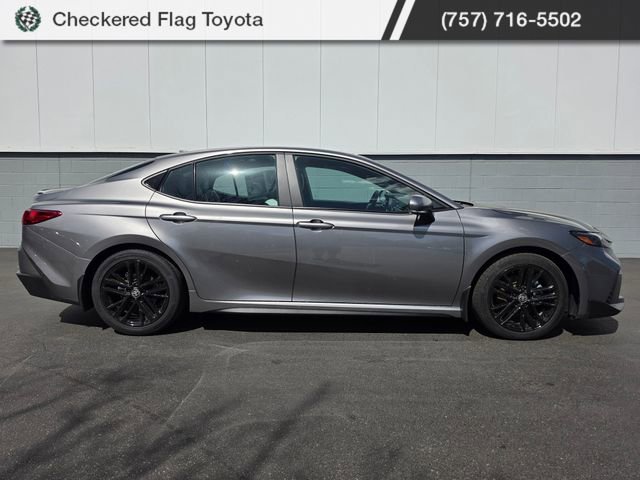 Used 2025 Toyota Camry SE w/ Convenience Package image 14