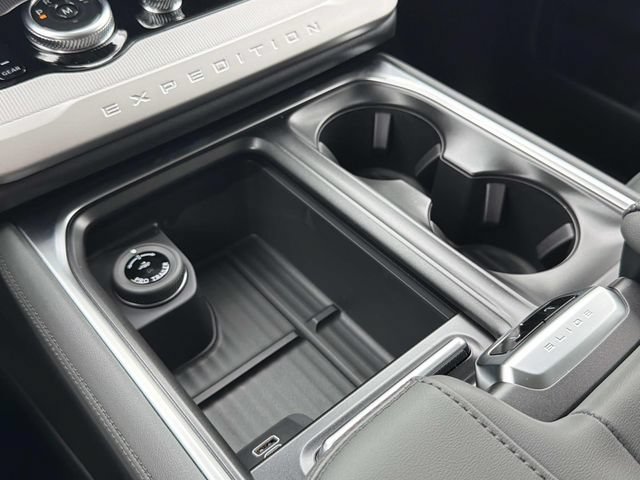 New 2026 Ford Expedition Active RWD image 29
