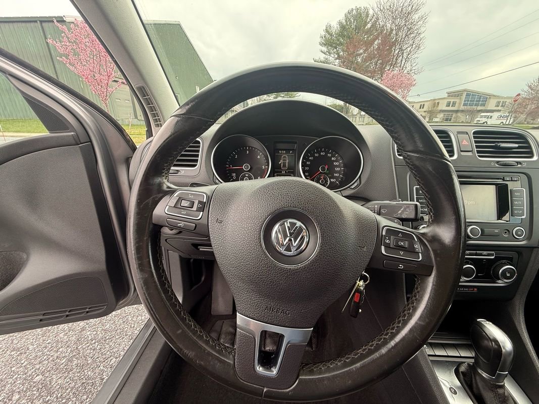 Used 2014 Volkswagen Golf TDI image 19