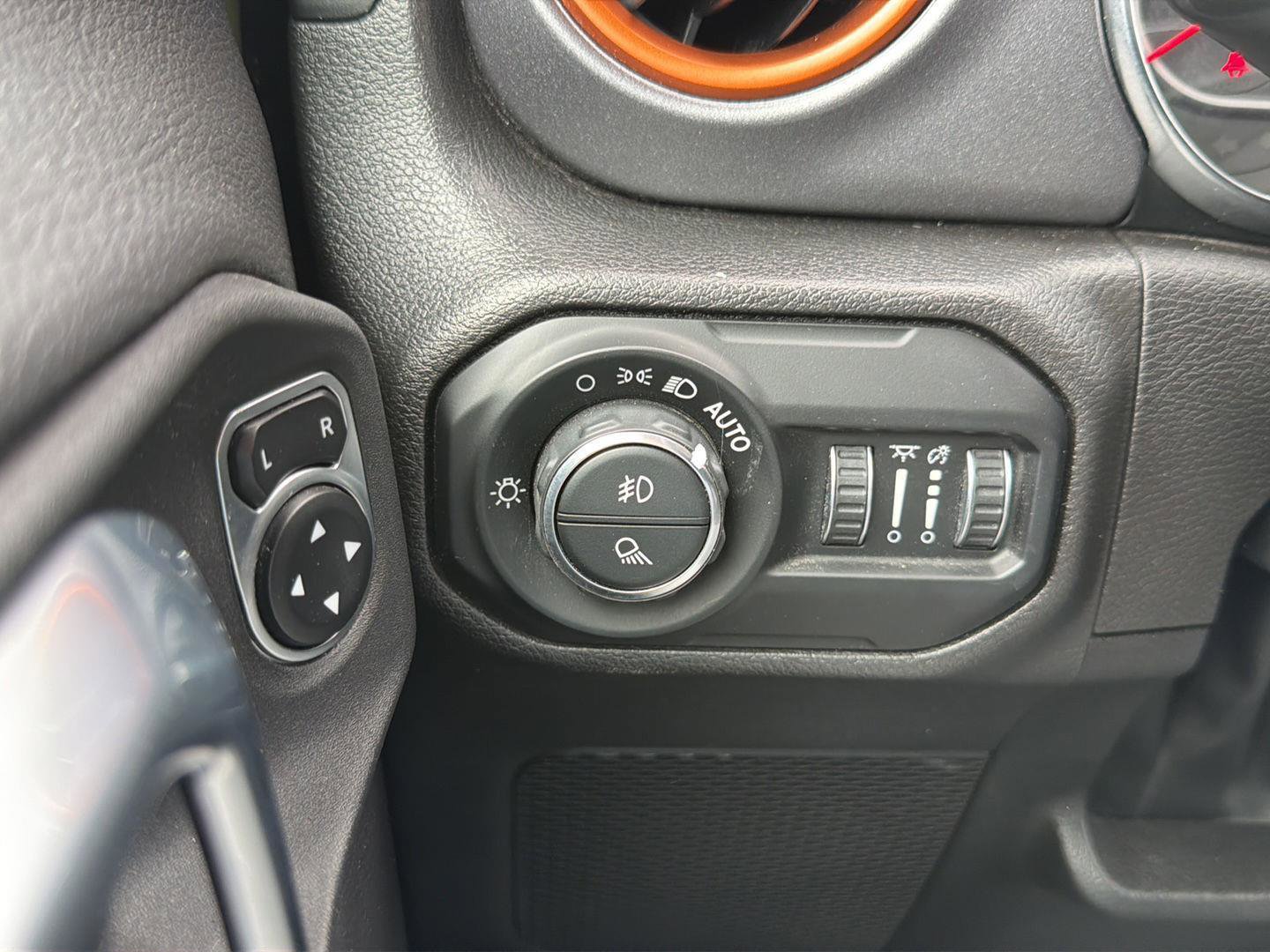 Used 2022 Jeep Gladiator Mojave w/ LED Lighting Group AWD/4WD image 22