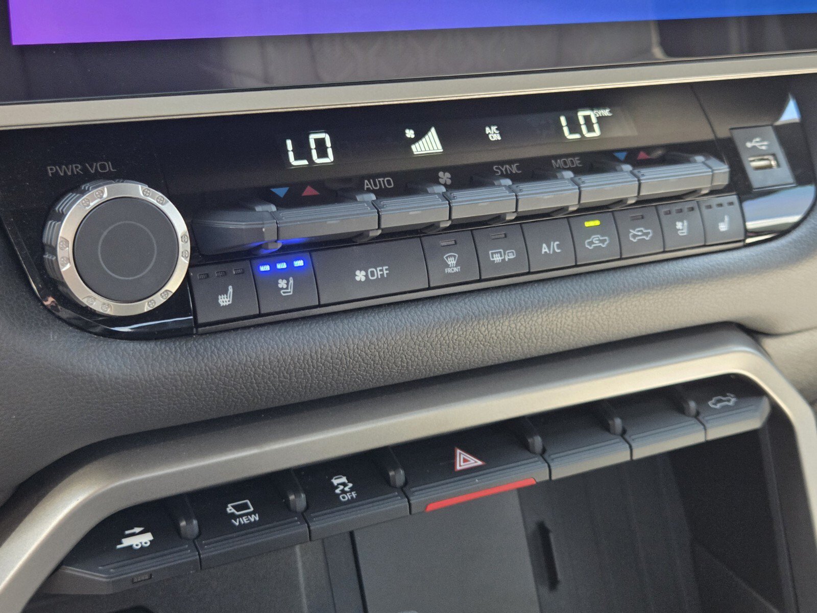 Used 2025 Toyota Tundra Limited RWD image 18