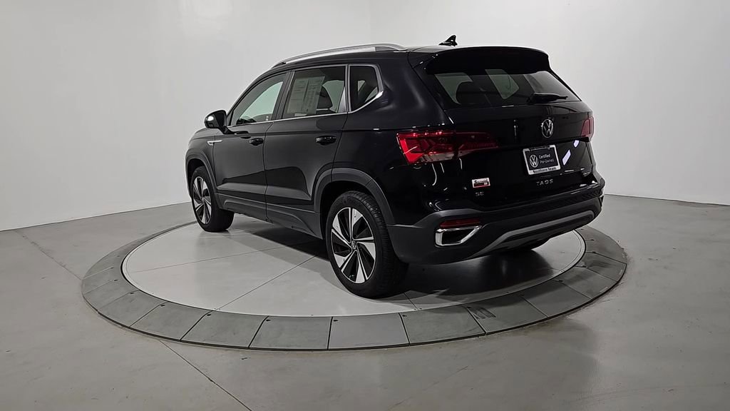 Certified 2024 Volkswagen Taos SE w/ Panoramic Sunroof Package image 3