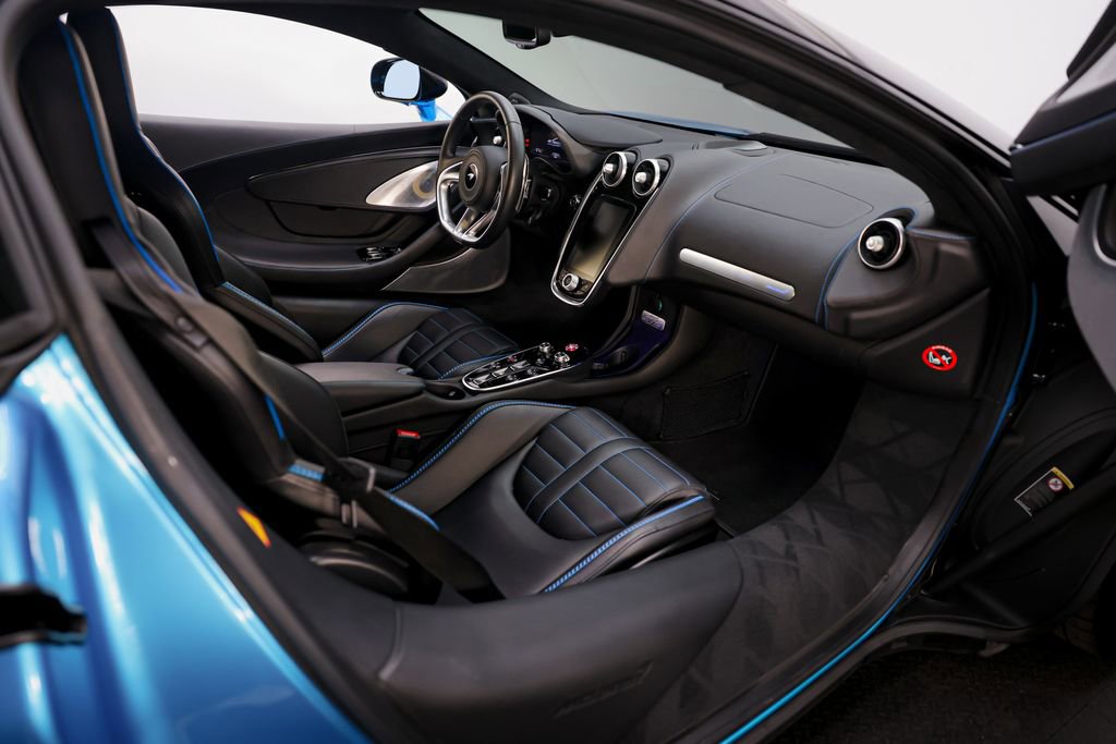 Used 2025 McLaren GTS image 16