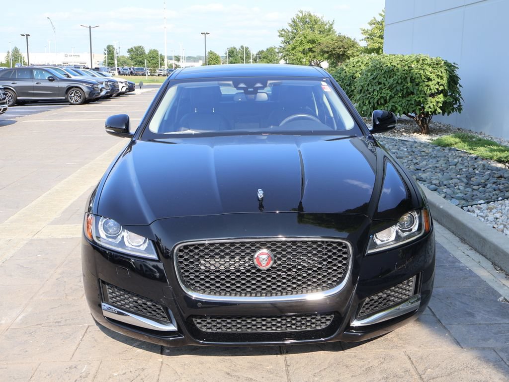Used 2016 Jaguar XF Prestige AWD/4WD image 3