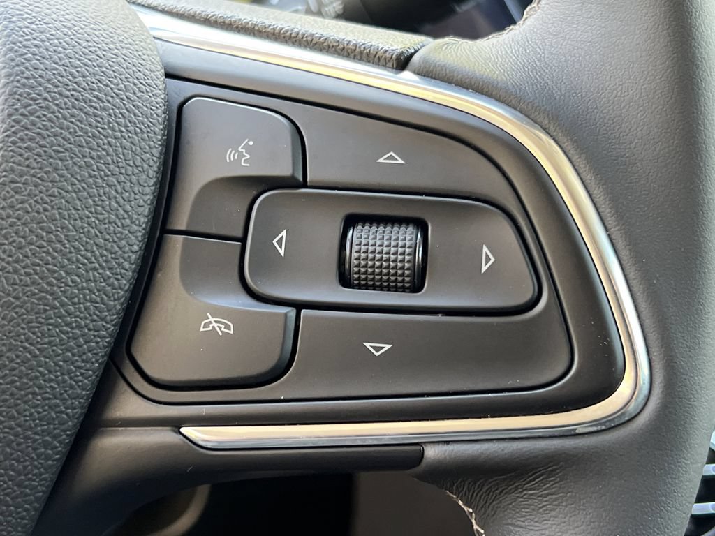 Used 2023 Buick Encore GX Select w/ Sport Touring Package FWD image 22