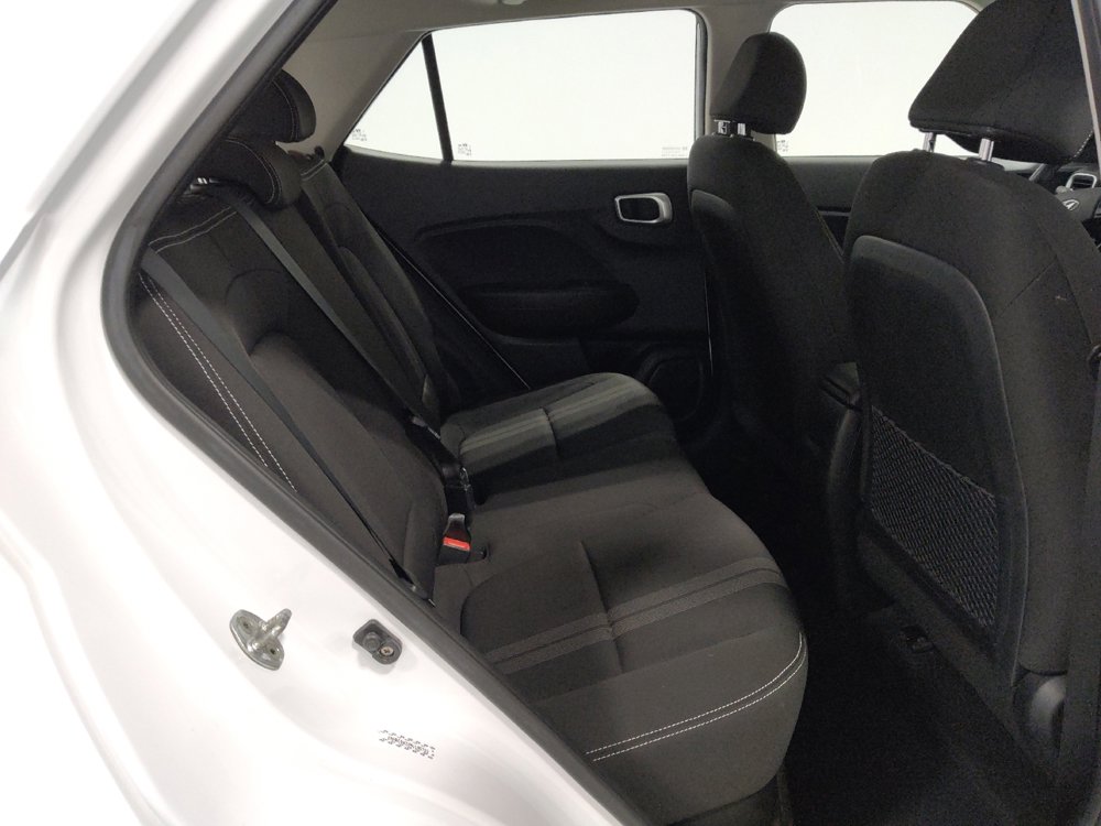 Used 2022 Hyundai Venue SEL image 19