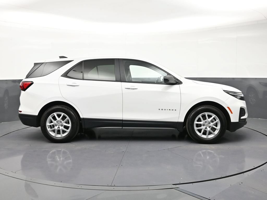 Used 2024 Chevrolet Equinox LS w/ LS Convenience Package FWD image 6