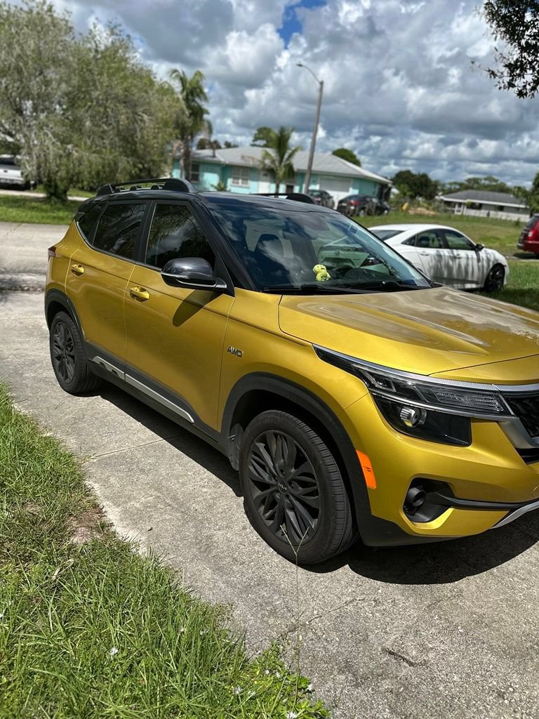 Certified 2022 Kia Seltos Nightfall Edition AWD/4WD image 3