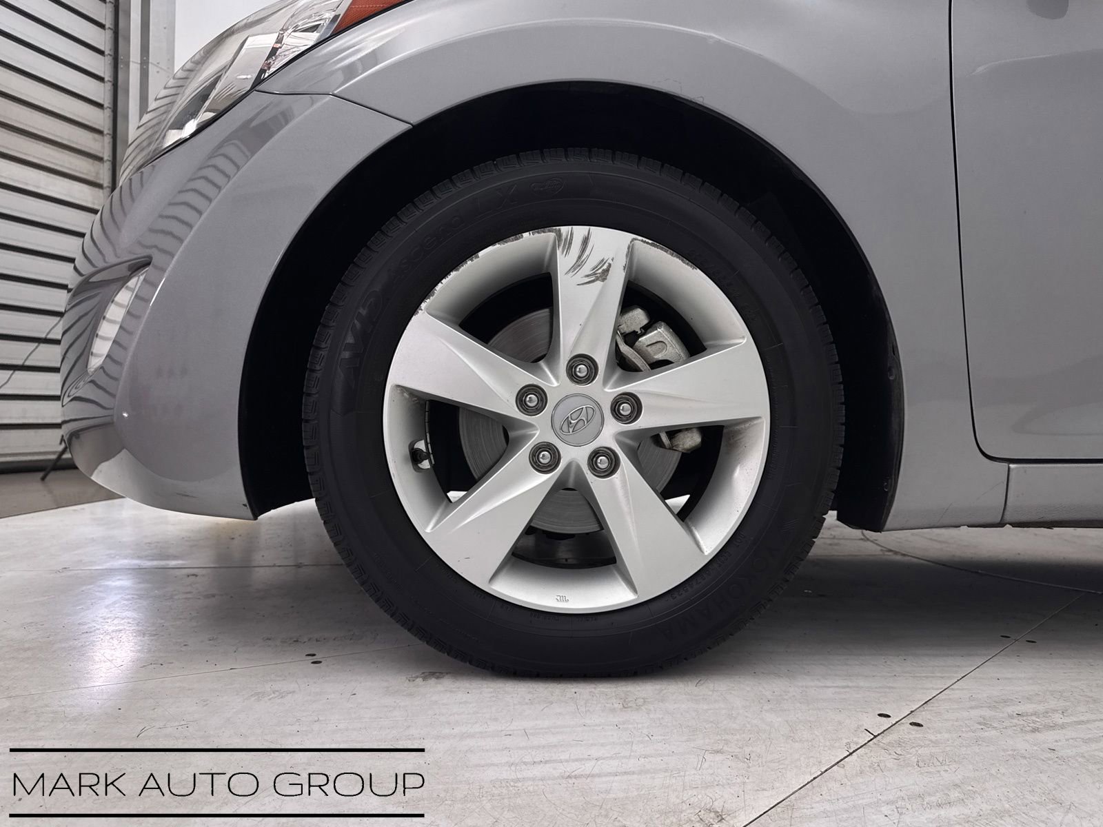 Used 2012 Hyundai Elantra GLS w/ Preferred Pkg 3 FWD image 11