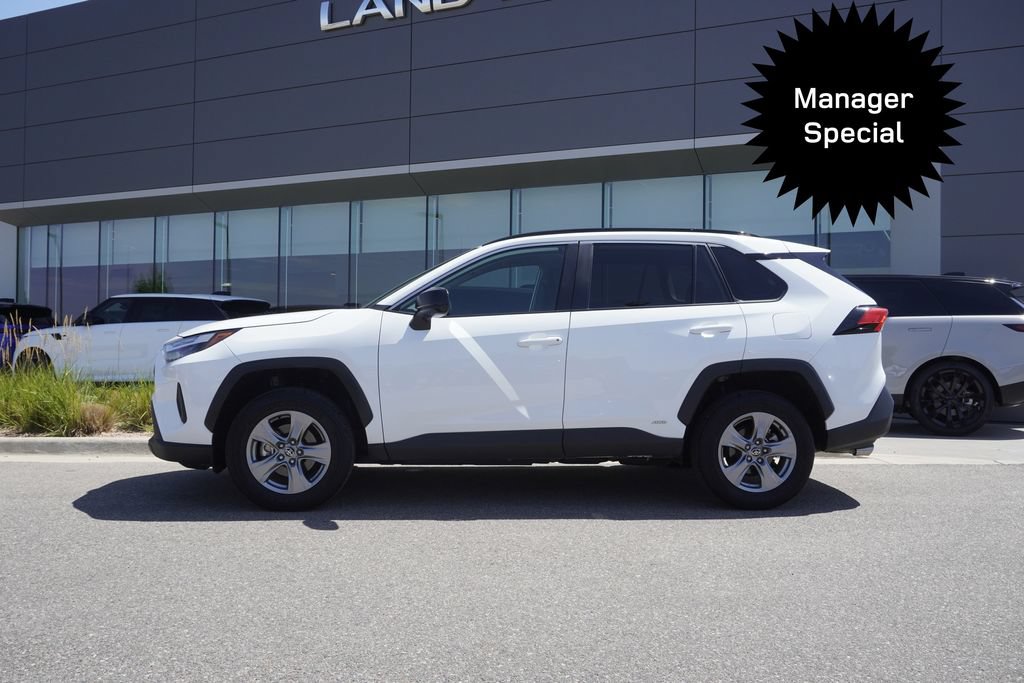 Used 2025 Toyota RAV4 LE AWD/4WD image 8