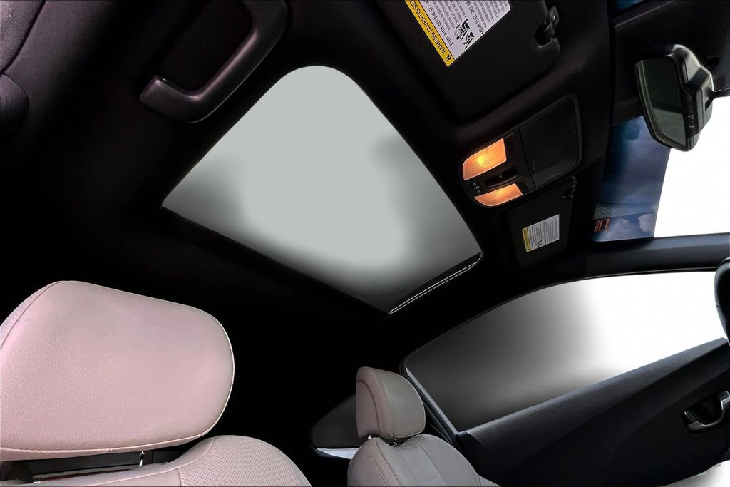 Used 2019 Hyundai Veloster Turbo Ultimate image 22