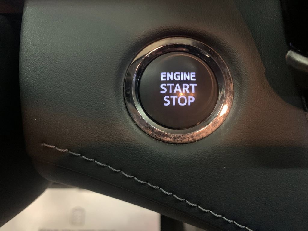 Used 2023 Toyota Highlander XLE image 28