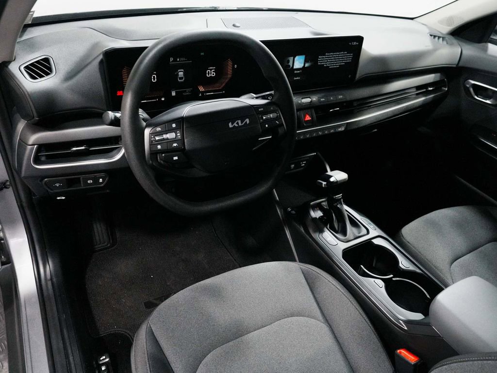 Used 2025 Kia K4 LXS image 14