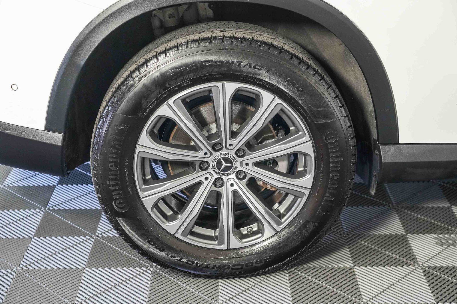 Used 2024 Mercedes-Benz GLC 300 image 11