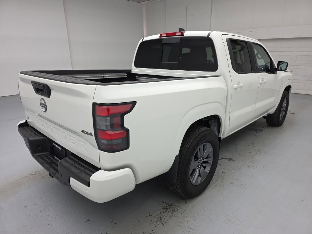 Used 2025 Nissan Frontier SV w/ SV Convenience Package image 11